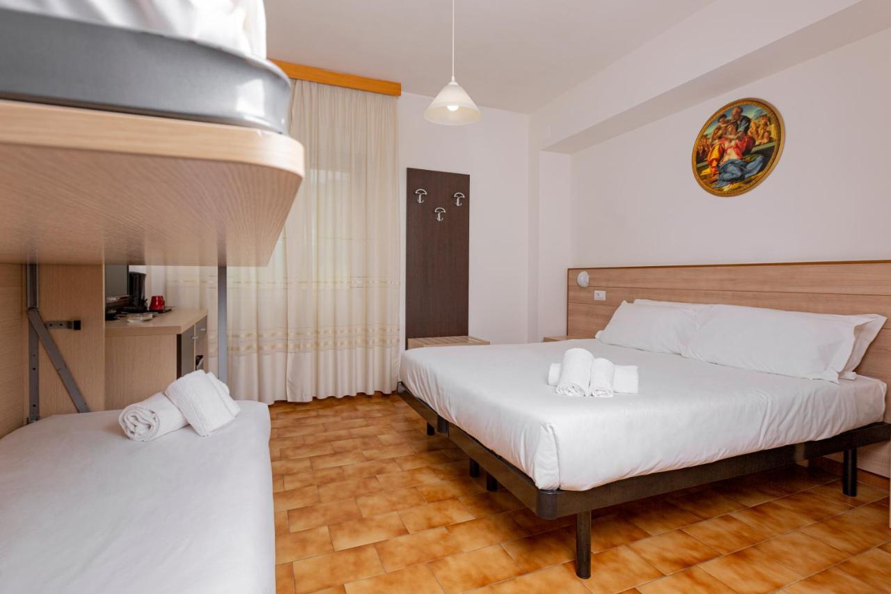 Catignano Hotel Gubbio Exteriör bild