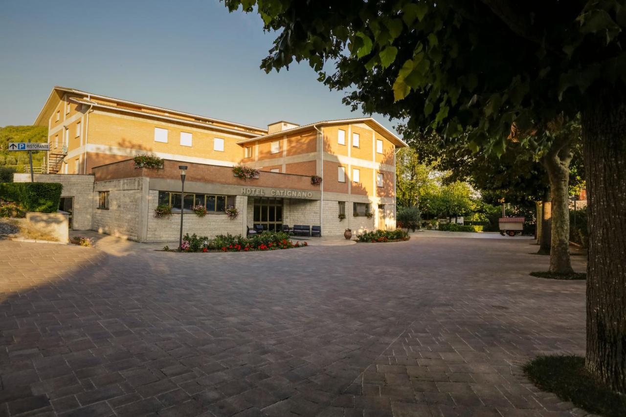 Catignano Hotel Gubbio Exteriör bild